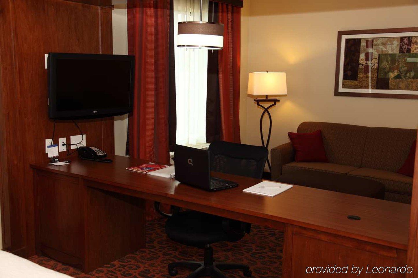 Hampton Inn & Suites Бастроп Номер фото