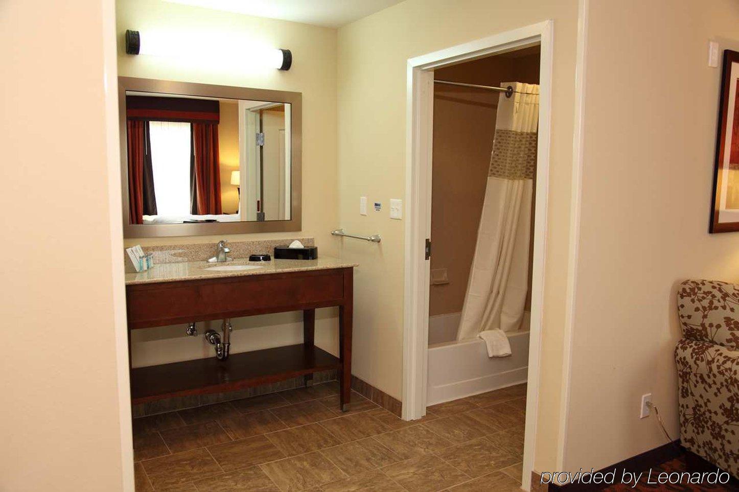 Hampton Inn & Suites Бастроп Номер фото