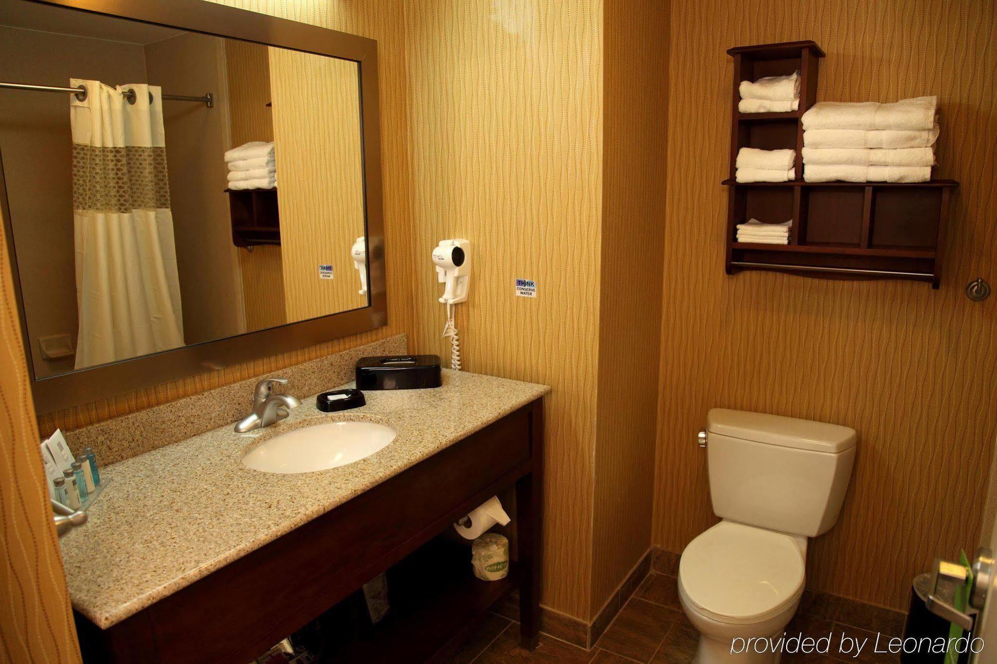 Hampton Inn & Suites Бастроп Номер фото